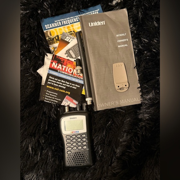 NASCAR Scanner Bundle Uniden BC92XLT RadioShack + 3 Headphones - Picture 3 of 6